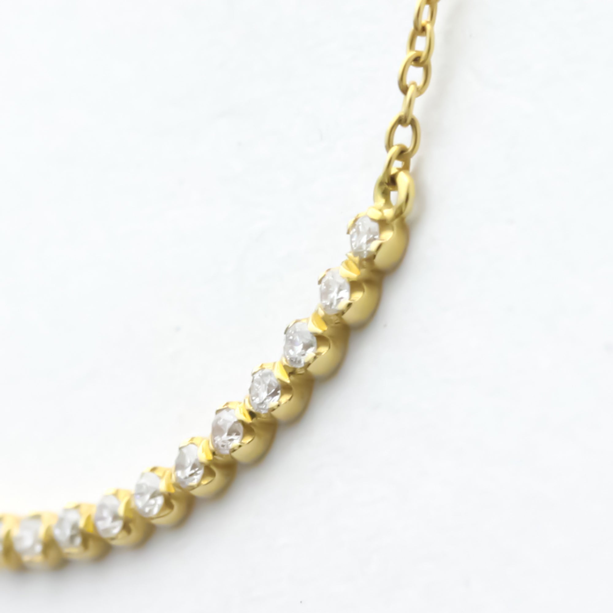 Yellow Gold Diamond Pendant Necklace T94234