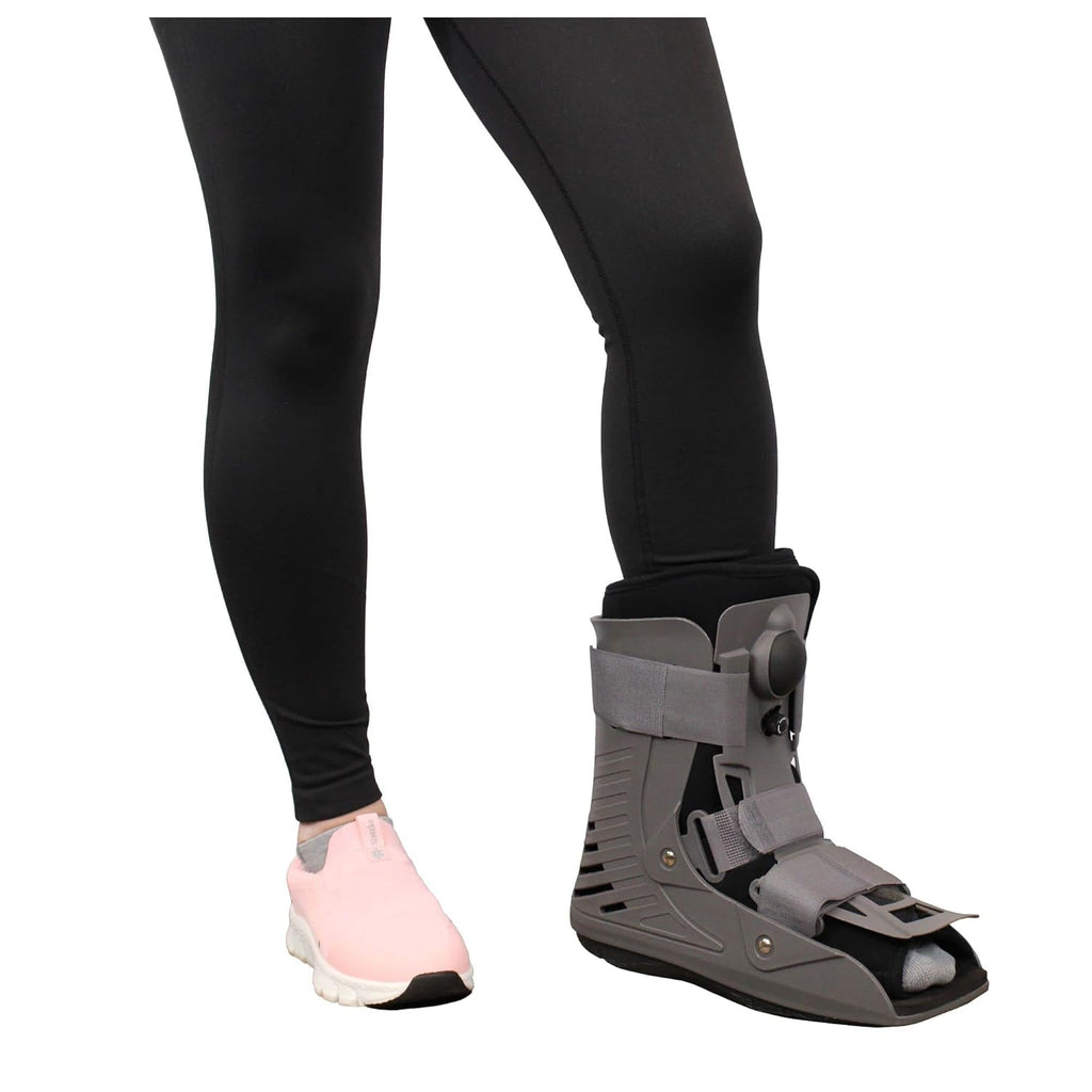 Short Full Shell Walking Boot Q939267