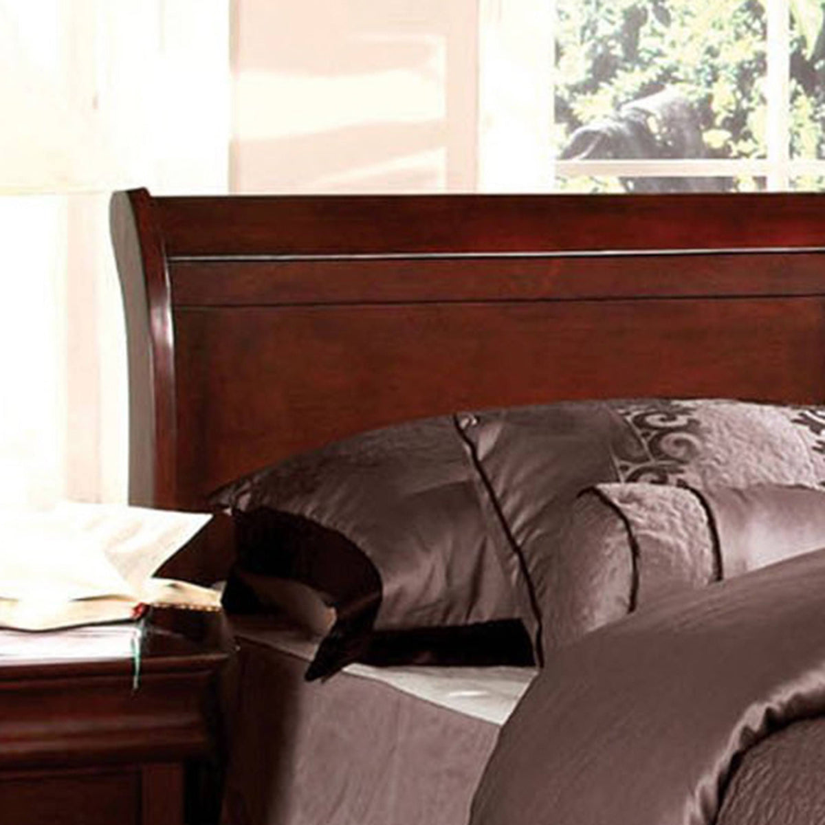 Cherry Red Paneled Platform Bed Twin U875696
