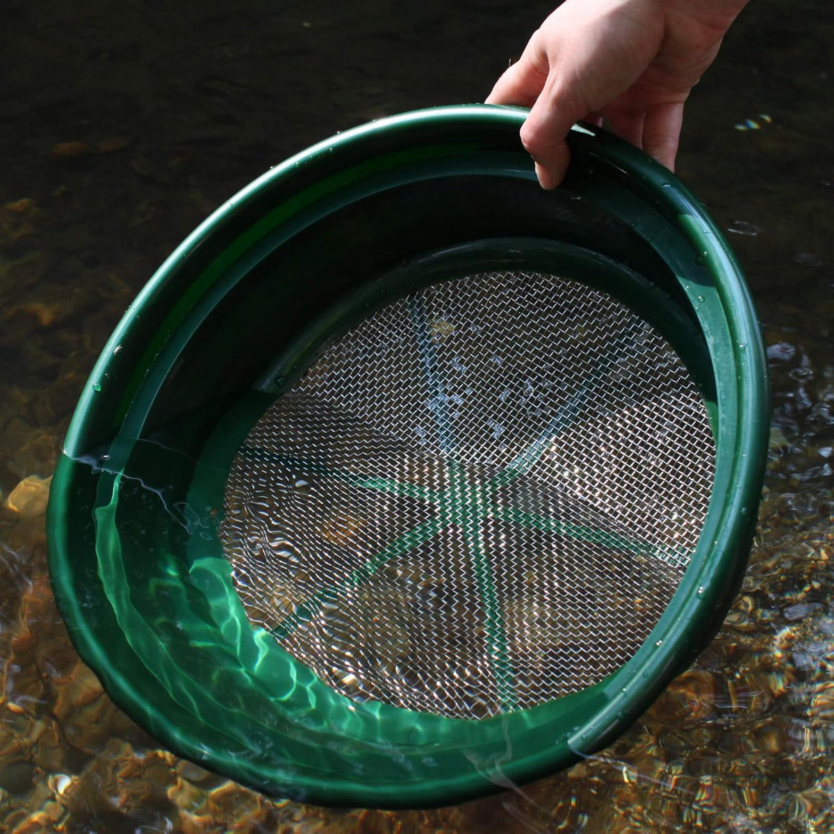 7pc Gold Prospecting Kit with Green Gold Pans C448746