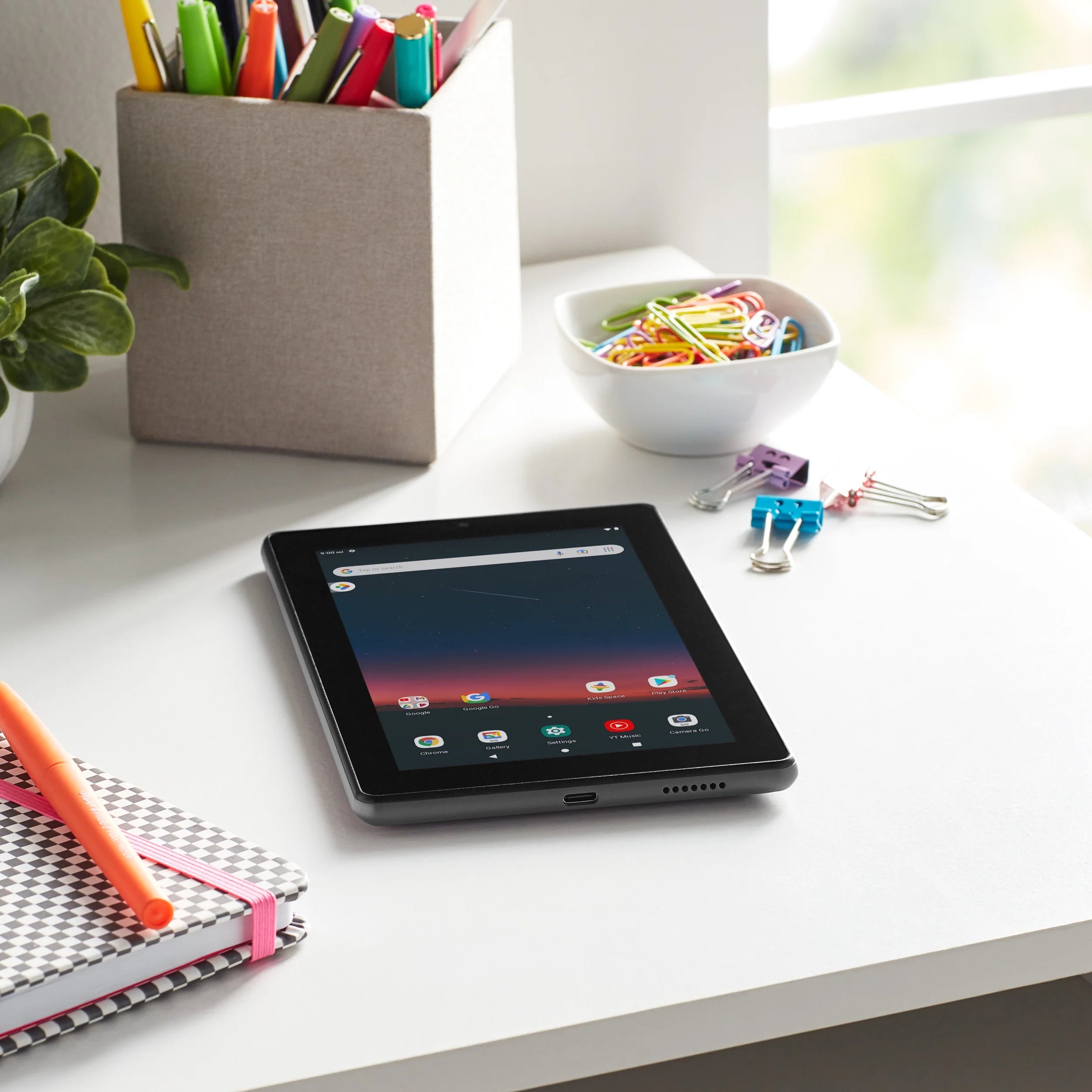 7" Tablet 32GB Charcoal T9005