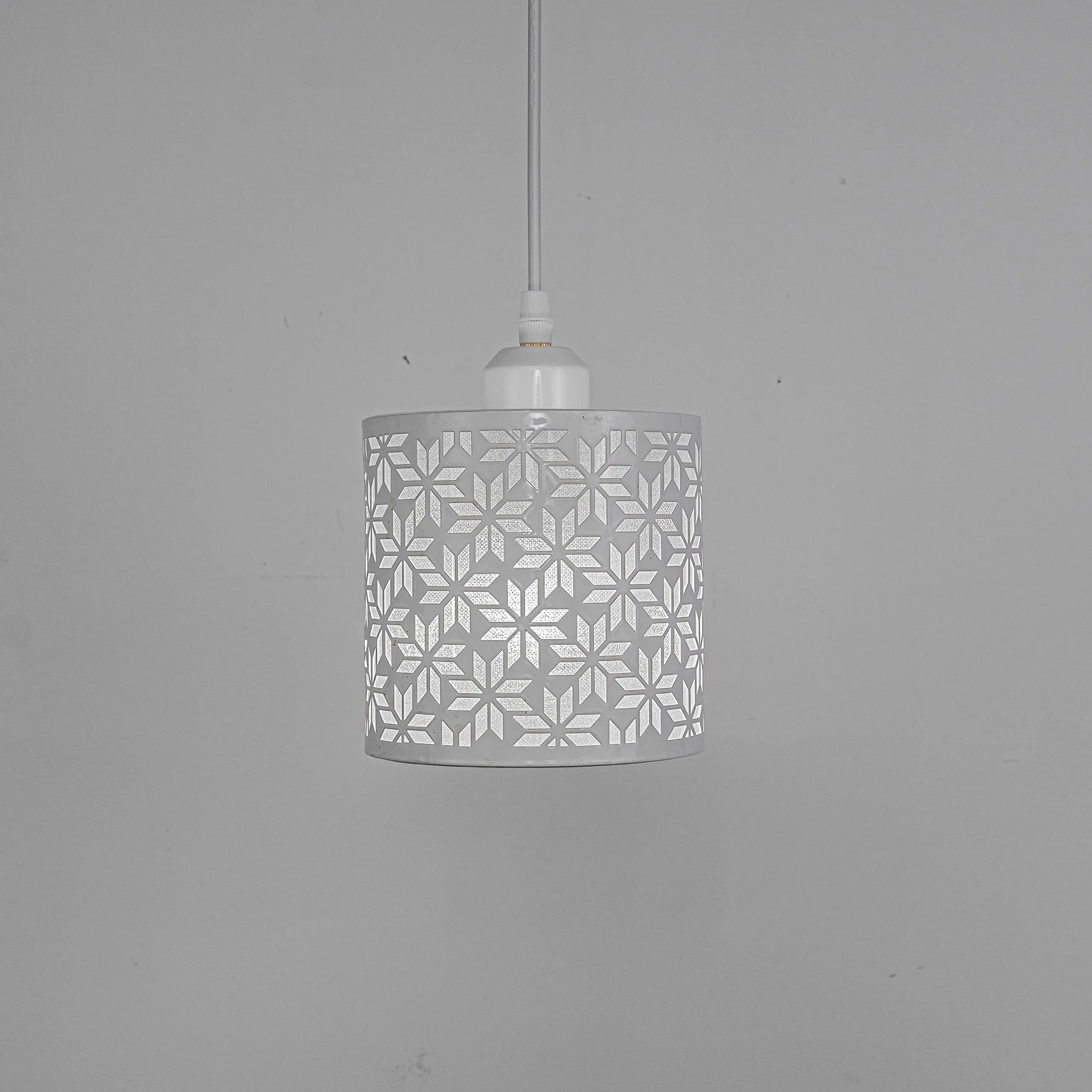 Rechargeable Battery Operated Pendant Light with Sleeve&Round Hook RGB Mode Adjustable Wire Length White Hollow Maple Leaf Shade Dimmable V744923
